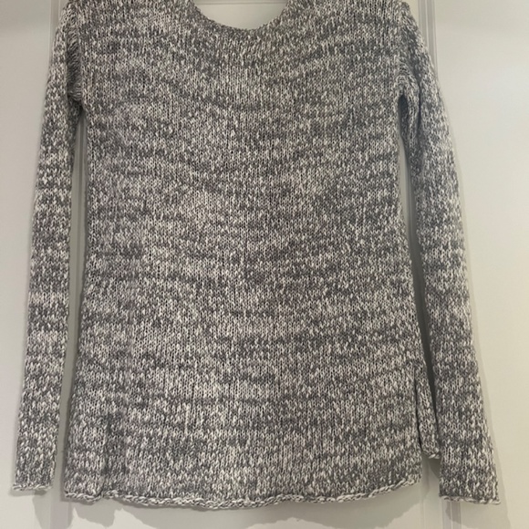 Aritzia Talula Sweater - Picture 2 of 2
